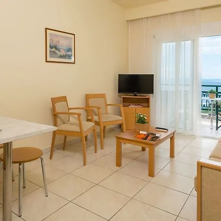 Akti Belvedere Color & Essence